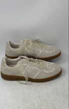 Load image into Gallery viewer, Cushionaire Womens Belinda Beige Low Top Lace-Up Sneaker Shoes Size 9