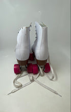 Load image into Gallery viewer, Chicago Skates Womens White Leather Lace-Up Ankle Roller Skates Size 9