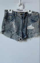 Load image into Gallery viewer, Forever 21 Womens Blue Denim Pockets Stretch Cut-Off Short Size Medium