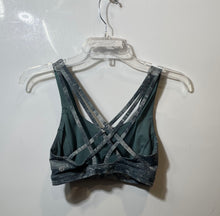 Load image into Gallery viewer, Lululemon Womens Free To Be Serene Green Printed Pullover Sports Bra Size 4