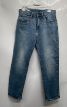 Load image into Gallery viewer, Gap Mens Blue Denim Light Wash Stretch Straight Leg Jeans Size 31X30 With Tag