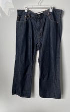 Load image into Gallery viewer, Levi Strauss & Co. Mens Blue Denim 5 Pocket Design Cropped Jeans Size W42 L30