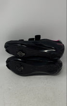 Load image into Gallery viewer, Tommaso Womens Pista 100 Black Pink Faux Leather Hook & Loop Cycling Shoes Sz 10