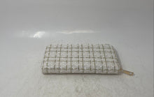 Load image into Gallery viewer, Badgley Mischka Womens White Printed Card Holder Small Zip-Around Wallet