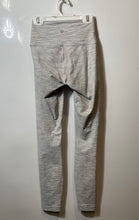 Load image into Gallery viewer, Lululemon Womens Gray Striped Wunder Under 7/8 Tight Compression Leggings Size 2
