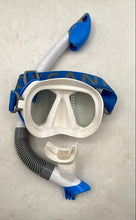 Load image into Gallery viewer, Oceanic Worldwide White Gray Water Sports Equipment Snorkeling Set With Bag