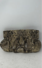 Load image into Gallery viewer, Michael Kors Womens Beige Black Snakeskin Inner Pockets Clutch Purse