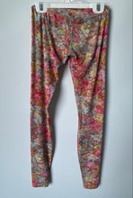 Load image into Gallery viewer, Lululemon Womens Multicolor Floral Activewear High-Rise Align Ankle Pants Size 2