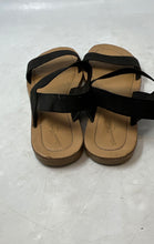 Load image into Gallery viewer, Universal Threads Womens Black Open-Toe Stretch Flat Slingback Sandals Size 6