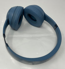 Load image into Gallery viewer, Beats By Dr. Dre Solo 4 Headphones w/ AUX Cable USB Charger And Black Case NCL