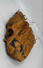 Load image into Gallery viewer, Mizuno MT2012FB Dusty Baker Autograph Brown Leather Lite-Flex LHT Baseball Glove