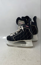 Load image into Gallery viewer, Hespeler Kids Rogue Black Lcae-Up Recreational Ice Skate Shoes Size 5J