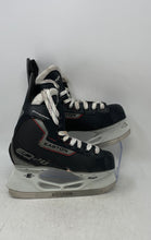 Load image into Gallery viewer, Easton Kids EQ20 Black Round Toe Lace-Up Light Stiff Ice Hockey Skates Size 3
