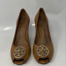 Load image into Gallery viewer, Authentic Tory Burch Womens Brown Leather Wedge Pump Heels Size 6 M Damaged