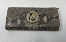 Load image into Gallery viewer, Michael Kors Womens Fulton Gray Black Animal Print Accordion Clutch Wallet