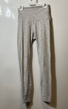 Load image into Gallery viewer, Lululemon Womens Gray Striped Wunder Under 7/8 Tight Compression Leggings Size 2
