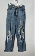 Load image into Gallery viewer, Pacsun Womens Blue Medium Wash Distressed Pockets Denim Mom Jeans Size 26