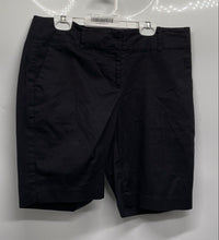 Load image into Gallery viewer, Ann Taylor Womens Black Flat Front Slash Pocket Casual Chino Shorts Size 8P