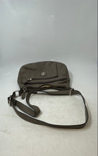 Load image into Gallery viewer, Giani Bernini Womens Gray Pebble Leather Adjustable Strap Crossbody Hobo Bag