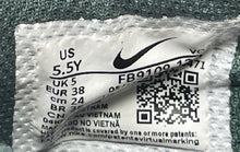 Load image into Gallery viewer, Nike Kids Dunk Low Green And White Low Top Lace-Up Sneaker Shoes Size 5.5Y