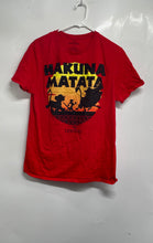 Load image into Gallery viewer, Disney Mens Red Graphic Print The Lion King Hakuna Matata Pullover T-Shirt Sz M