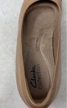 Load image into Gallery viewer, Clarks Womens Iridessa May Nude Black Cap Toe Block Pump Heels Size 8M