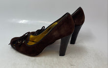 Load image into Gallery viewer, Steve Madden Womens Brown Suede Round Toe Pump Heels Size 8 M