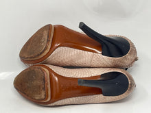 Load image into Gallery viewer, Authentic Lanvin Womens Brown Beige Leather High Pump Heels Size EUR 39 Damaged