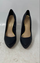 Load image into Gallery viewer, Jessica Simpson Womens Black Snake Print Pointed Toe Slip-On Pump Heels Size 7M
