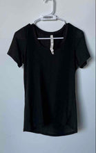 Load image into Gallery viewer, Lululemon Womens Black Round Neck Short Sleeve Pullover T-Shirt Size 4