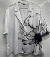 Load image into Gallery viewer, Express Womens White Floral Collared Short Sleeve Blouse Top Size XL