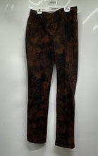 Load image into Gallery viewer, Gloria Vanderbilt Womens Brown Animal Print 5-Pocket Design Straight Jeans Sz 6
