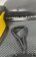 Load image into Gallery viewer, Everlast Elite Black Pro Style Adjustable Strap Training Boxing Glove With Case