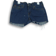 Load image into Gallery viewer, True Religion Womens Blue Jean Shorts Size 31