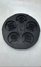 Load image into Gallery viewer, Everlast Black Wall Mounted Smart Bluetooth Boxing Machine Not Tested