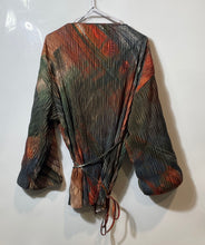 Load image into Gallery viewer, Zara Womens Multicolor Abstract Print Pleated Long Sleeve Kimono Blouse Size M