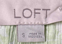 Load image into Gallery viewer, Loft Womens Green & White Floral V-Neck Sleeveless Pullover Blouse Top Size S
