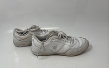 Load image into Gallery viewer, Varsity Womens C3 White Leather Low Top Lace-Up Cheerleading Shoes Size 7