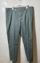 Load image into Gallery viewer, Express Mens Green Pockets Pleated Front Straight-Leg Chino Pants Size 38x32