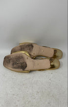 Load image into Gallery viewer, Jennifer Sumko X Antonio Melani Womens Gold-Tone Kitten Pump Heel Size 9.5M