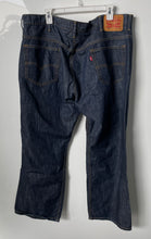 Load image into Gallery viewer, Levi Strauss & Co. Mens Blue Denim 5 Pocket Design Cropped Jeans Size W42 L30