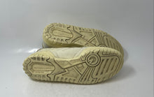 Load image into Gallery viewer, New Balance Mens 550 Yellow White Lace-Up Low Top Running Shoes Size 9.5