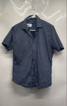 Load image into Gallery viewer, Vince Camuto Mens Blue White Printed Cotton Short Sleeve Button-Up Shirt Size M