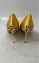Load image into Gallery viewer, Bigtree Womens Yellow Satin Pointed Toe Slip-On Stiletto Pump Heels Size EU 40