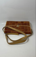 Load image into Gallery viewer, Cuero Vaca Womens Beige Brown Snakeskin Leather Inner Pocket Crossbody Purse