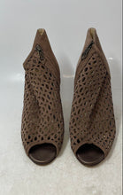 Load image into Gallery viewer, Marches Vous Womens Brown Leather Peep-Toe Laser-Cut Ankle Booties Size 9.5