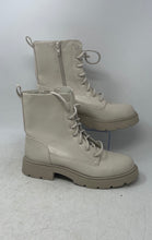 Load image into Gallery viewer, No Boundaries Womens Beige Lace-Up Side-Zip Chunky Combat Boots Size 8