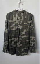 Load image into Gallery viewer, Express Womens Green Camo Print Dual Chest Pocket Boyfriend Button-Up Shirt Sz M