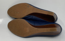Load image into Gallery viewer, Authentic Tory Burch Womens Blue Leather Peep Toe Pump Heels Size 10M Damaged