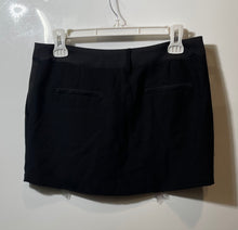 Load image into Gallery viewer, Forever 21 Womens Black Pleated Front Mid Rise Pockets Short Mini Skirt Size M
